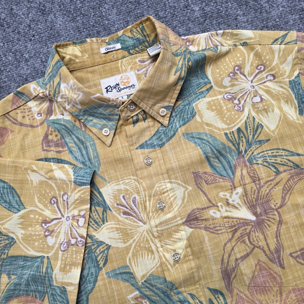 Reyn Spooner Mens Large Classic Fit Hawaiian Shirt Yellow Floral Reverse Popover